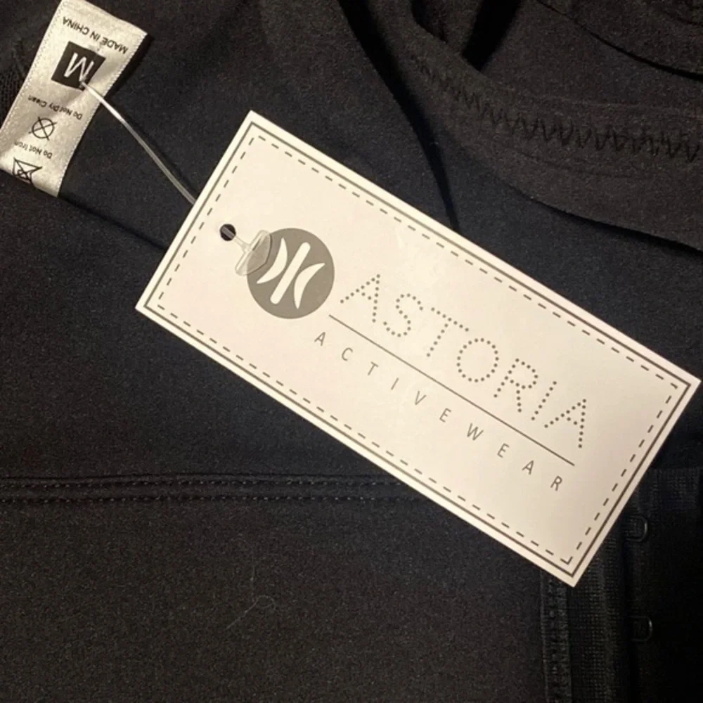 NWT Astoria Black Sports Bra Size Medium‎